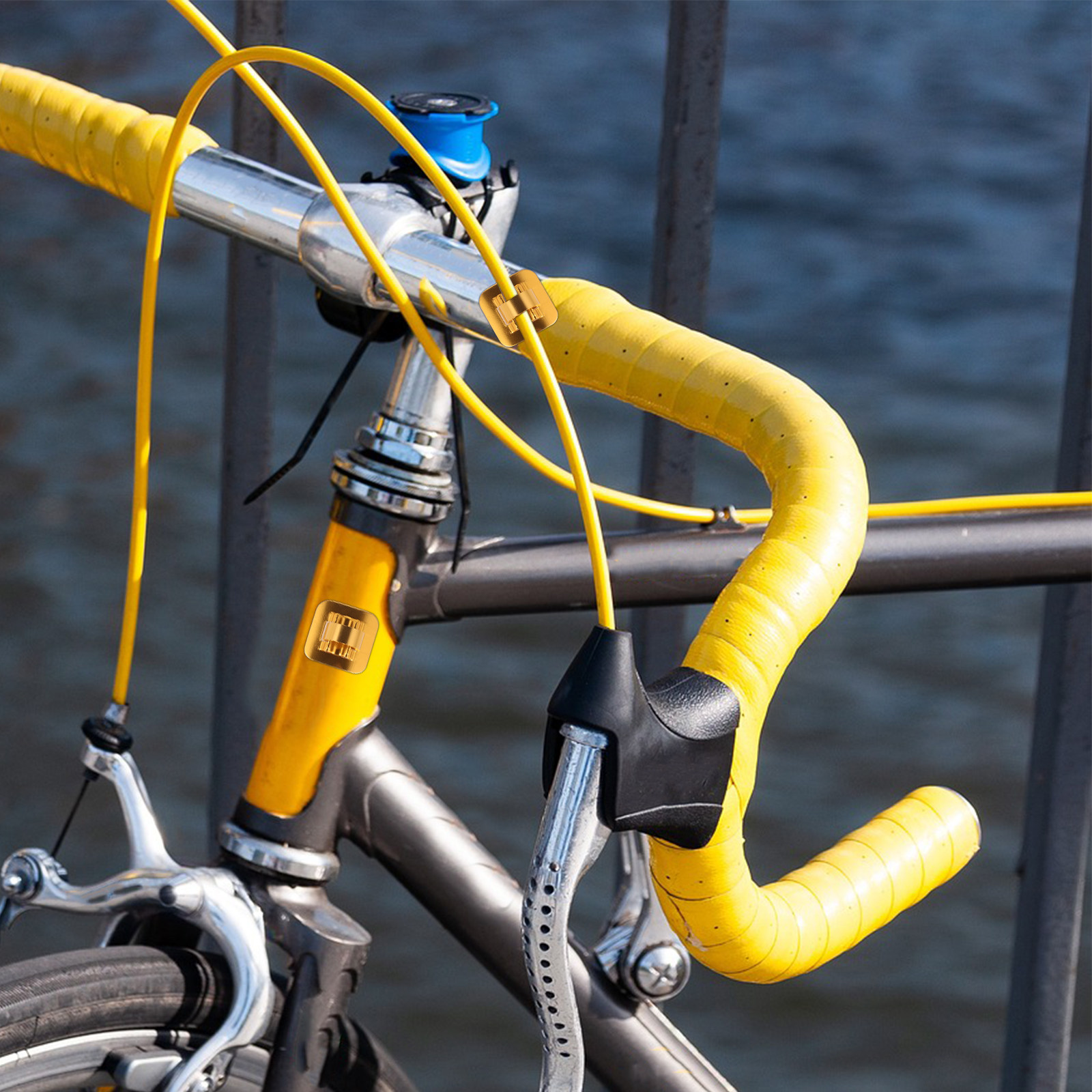 Cycling Gear Guide - 8個入り自転車ケーブルガイドクランプC型合金ブレーキケーブルホルダー粘着ベース、マウンテンサイクリングギアシフト安定性ノイズ軽減用